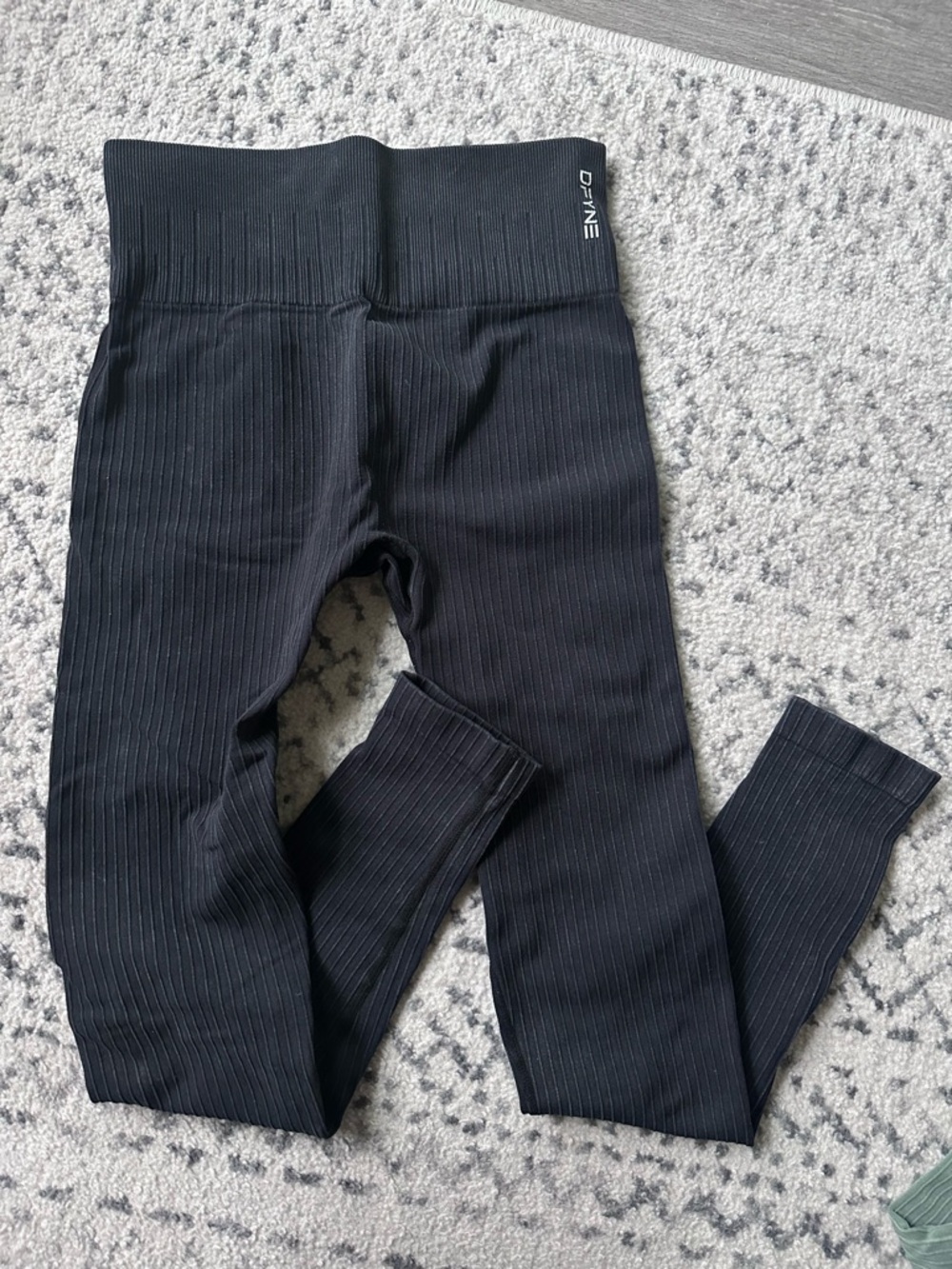 DFYNE Black Ribbed High-Waist Leggings